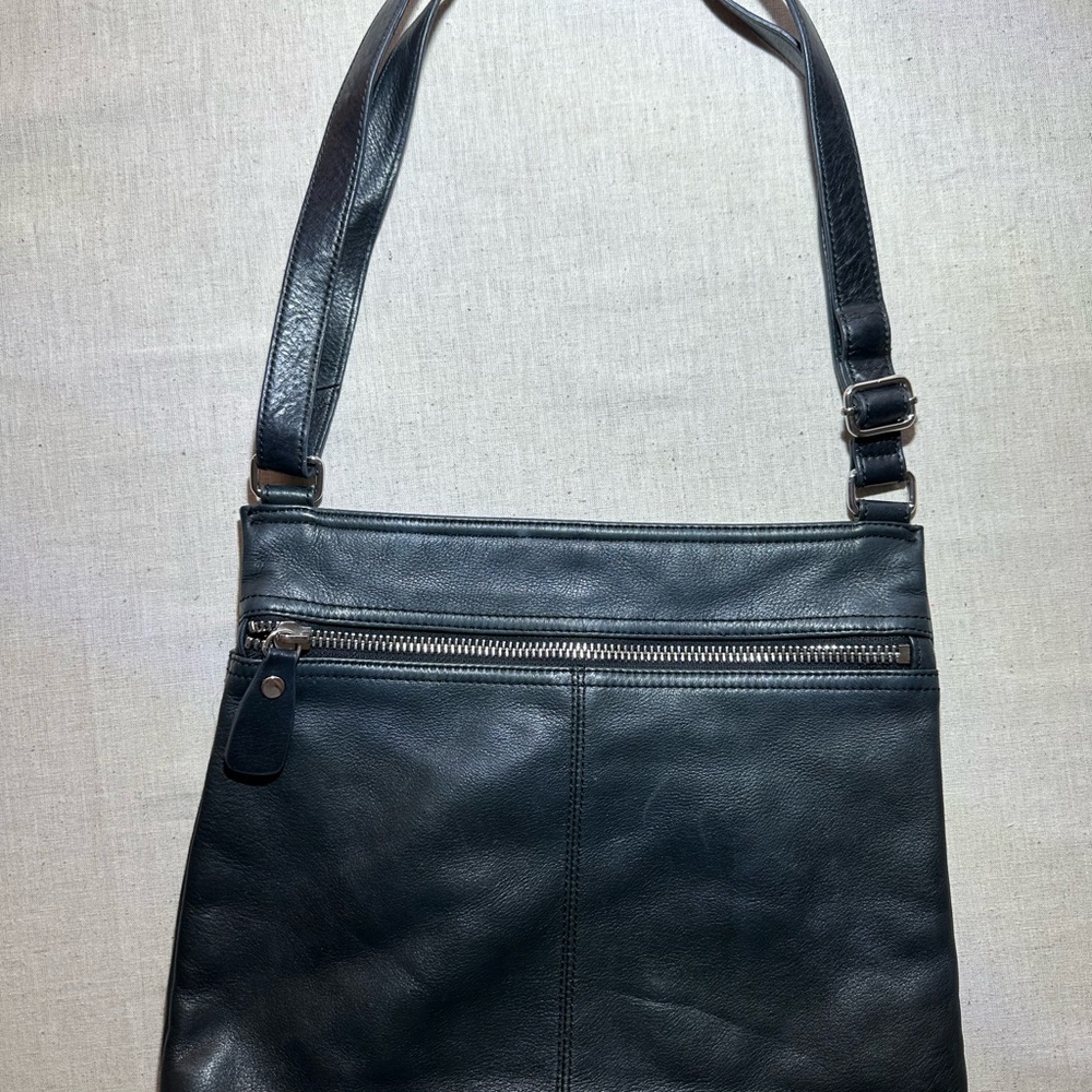 Margot Black Genuine Leather Cross Body Bag Cross Body Adjustable Strap zipper - Picture 4 of 7